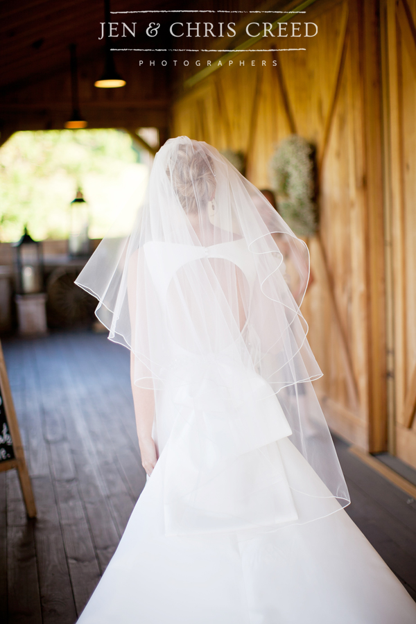 bow on back of wedding gown