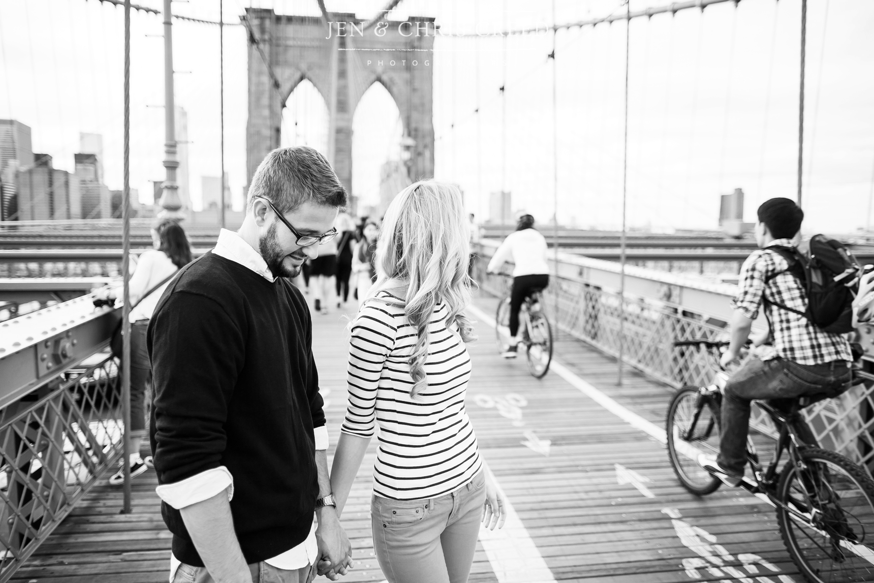 engagement session on Brooklyn Bridge