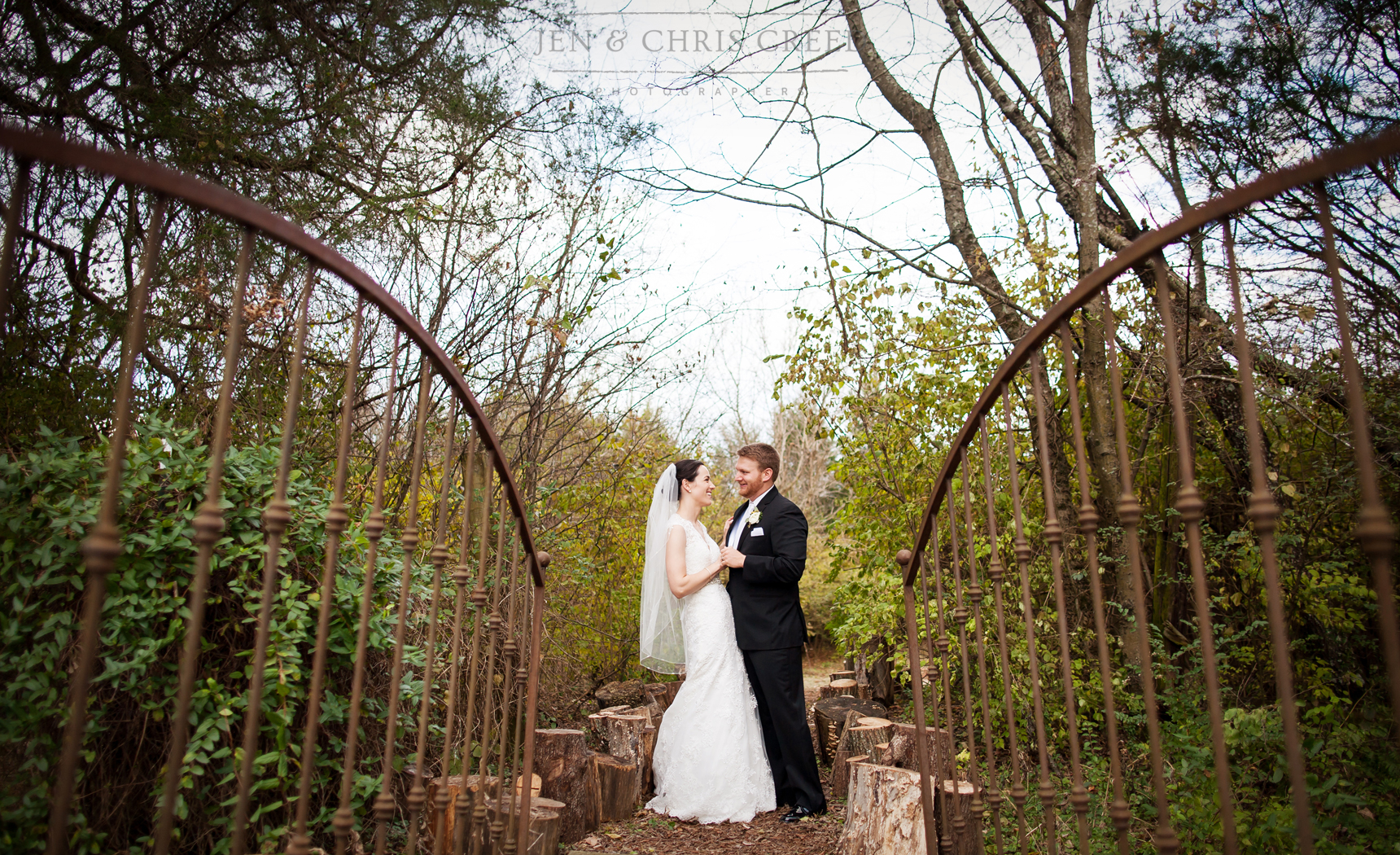 creative Nashville wedding photographers