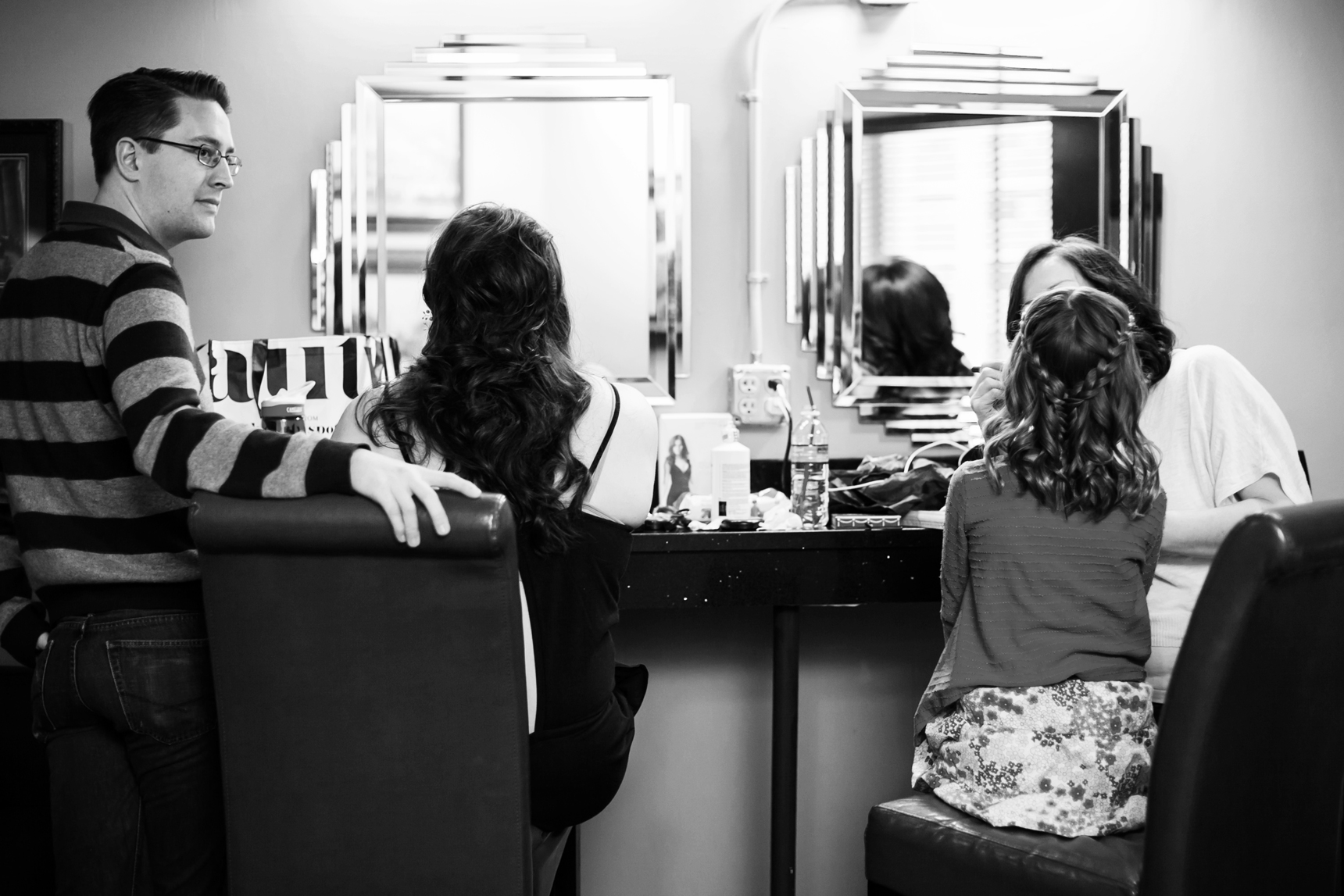 bride doing makeup