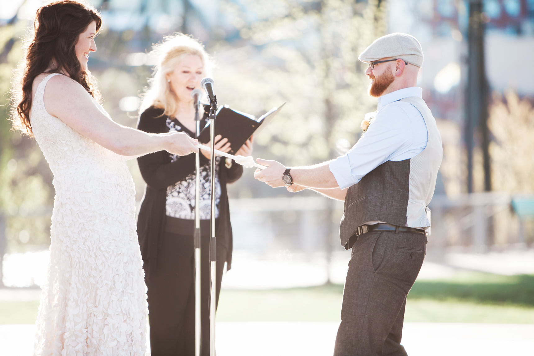 tying the knot ceremony