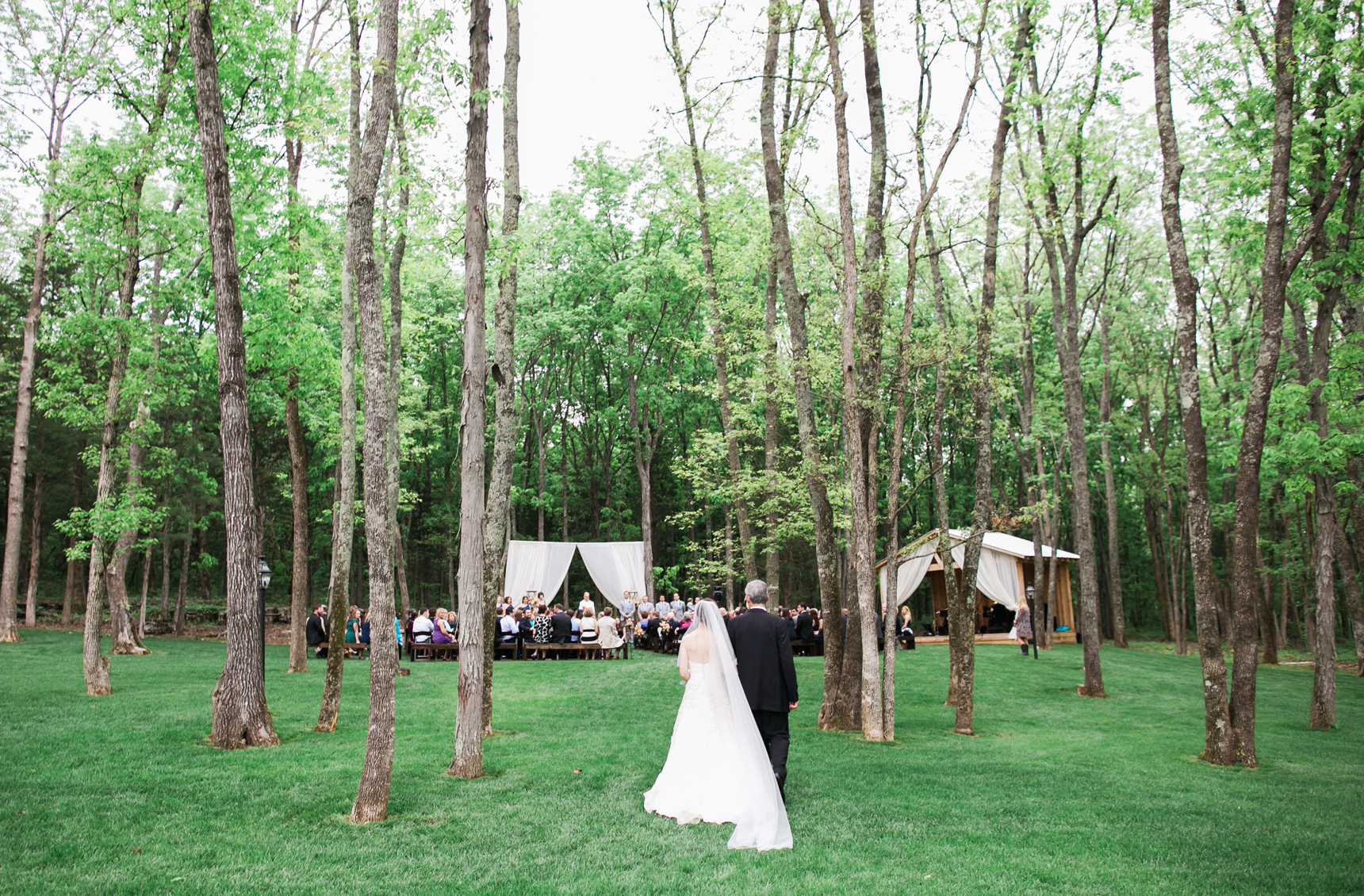 dad walking bride down the aisle