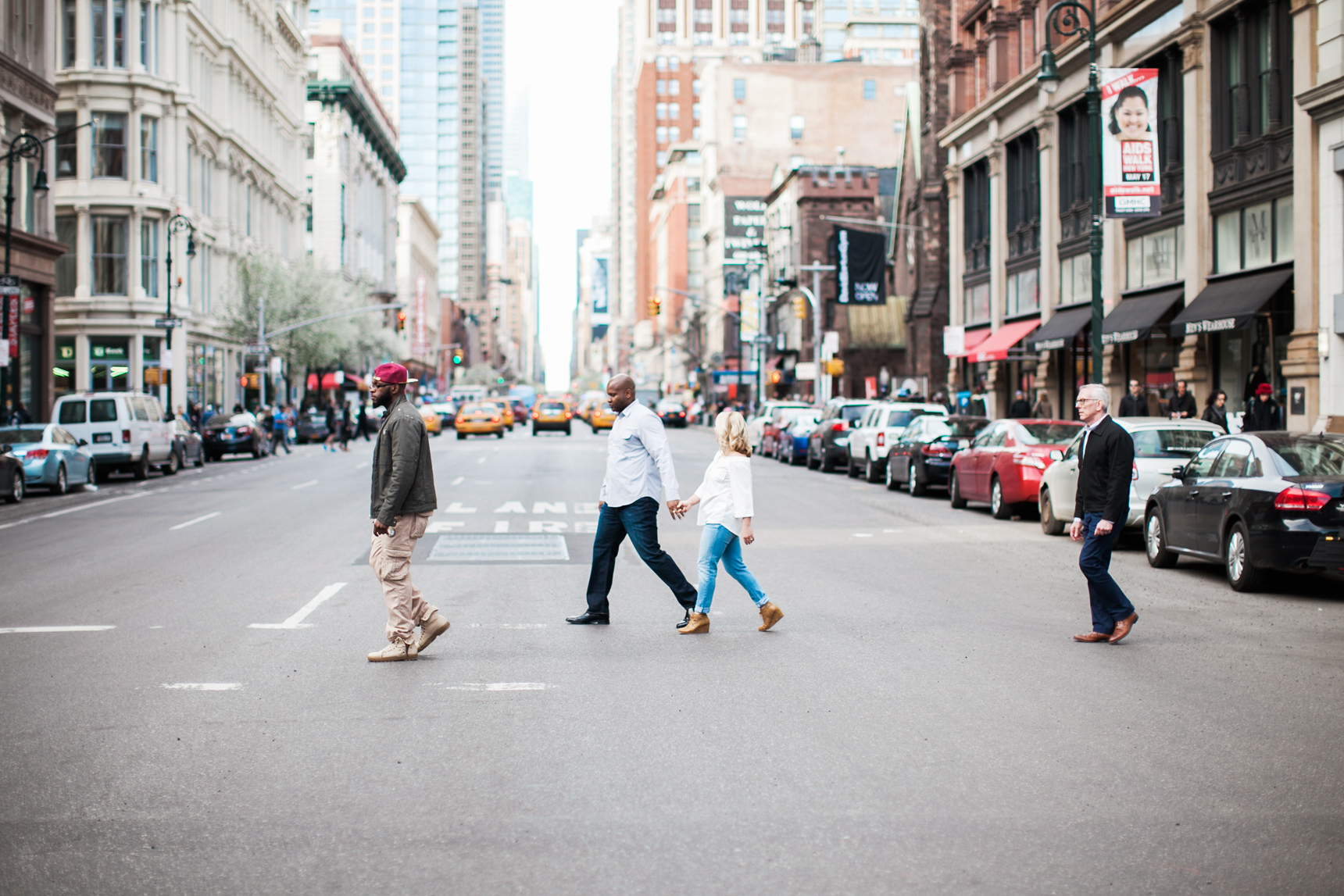 couple crossing the street in NYC