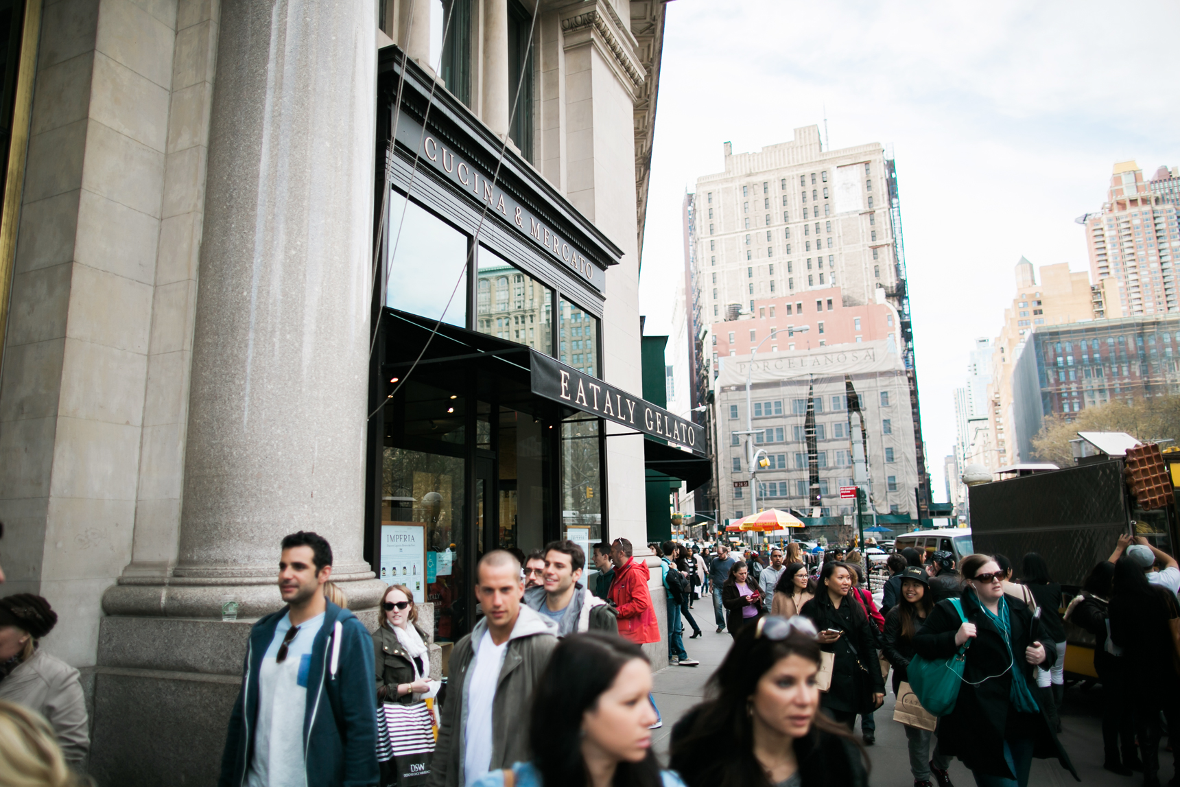 crowd outside Eataly Gelato