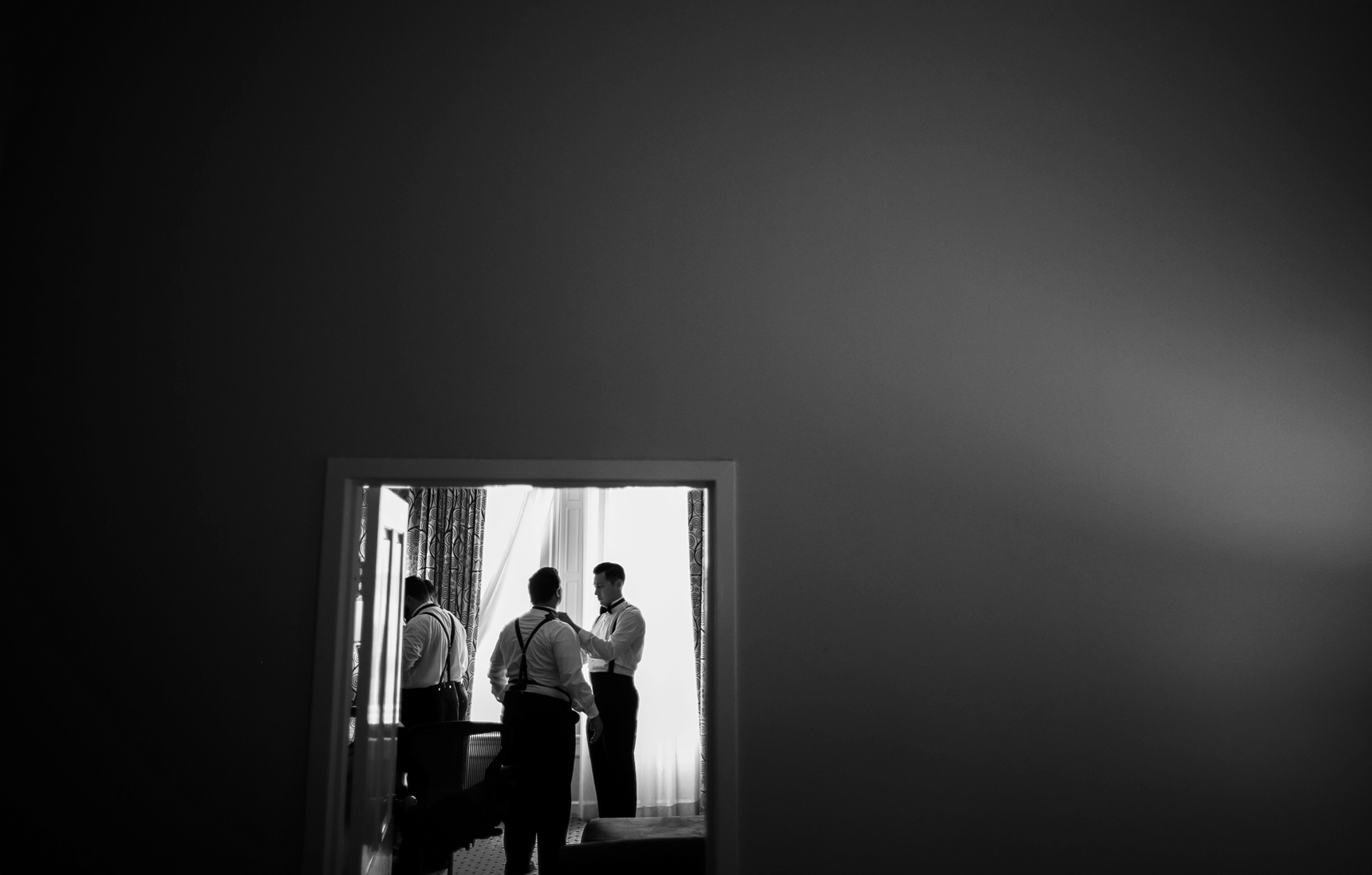 groomsmen getting ready