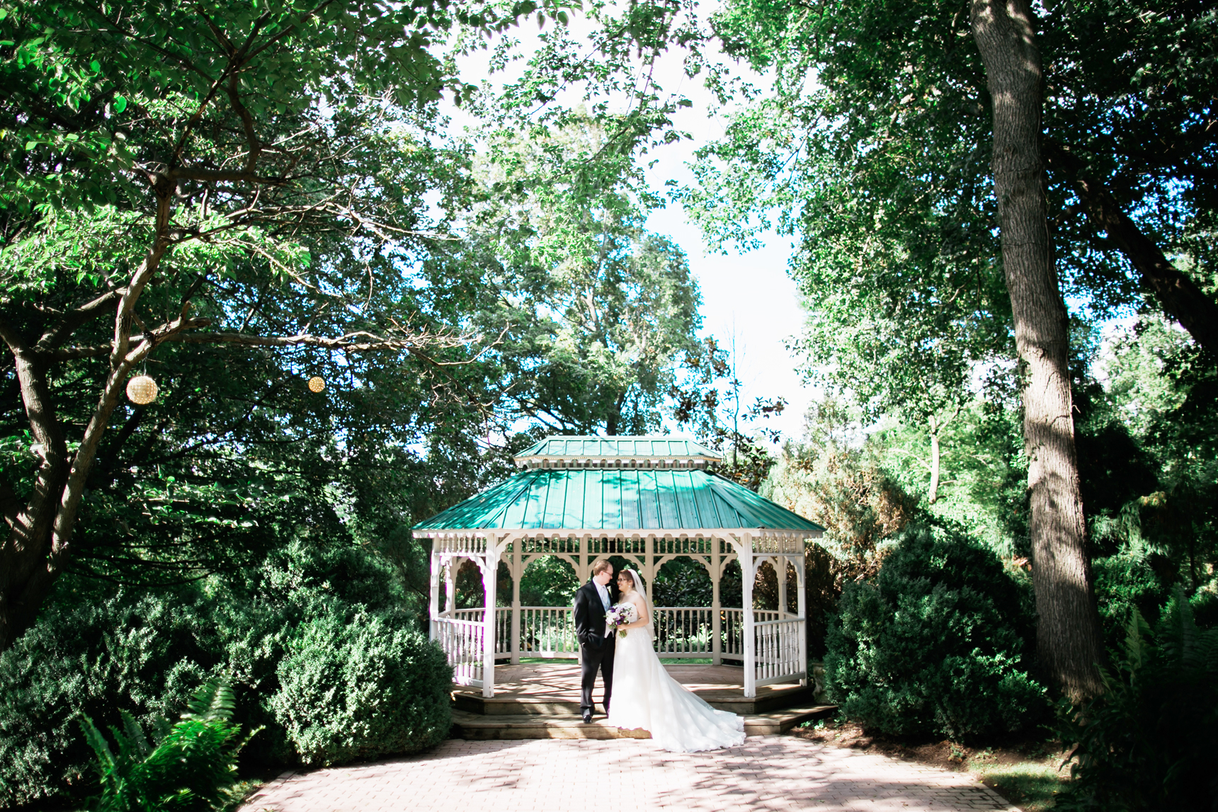 Outdoor wedding photos