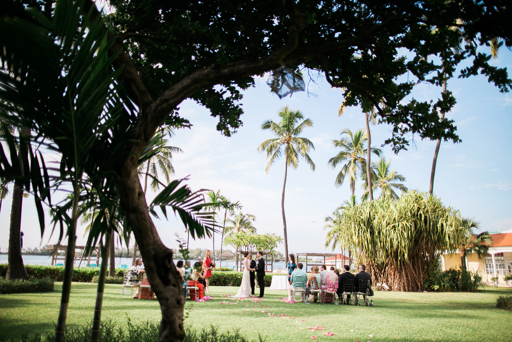 Destination wedding Bahamas